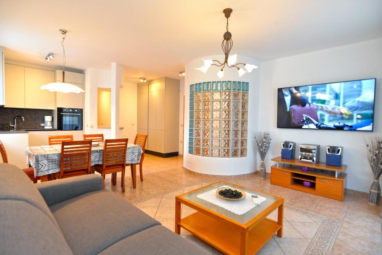 Apartments Elvis 1299 Vrsar Exterior foto