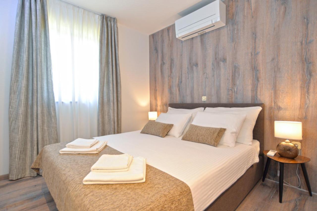 Apartments Elvis 1299 Vrsar Exterior foto