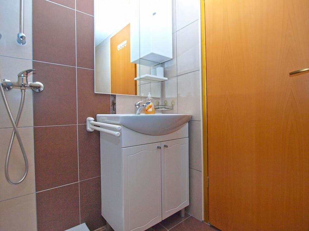Apartments Elvis 1299 Vrsar Exterior foto